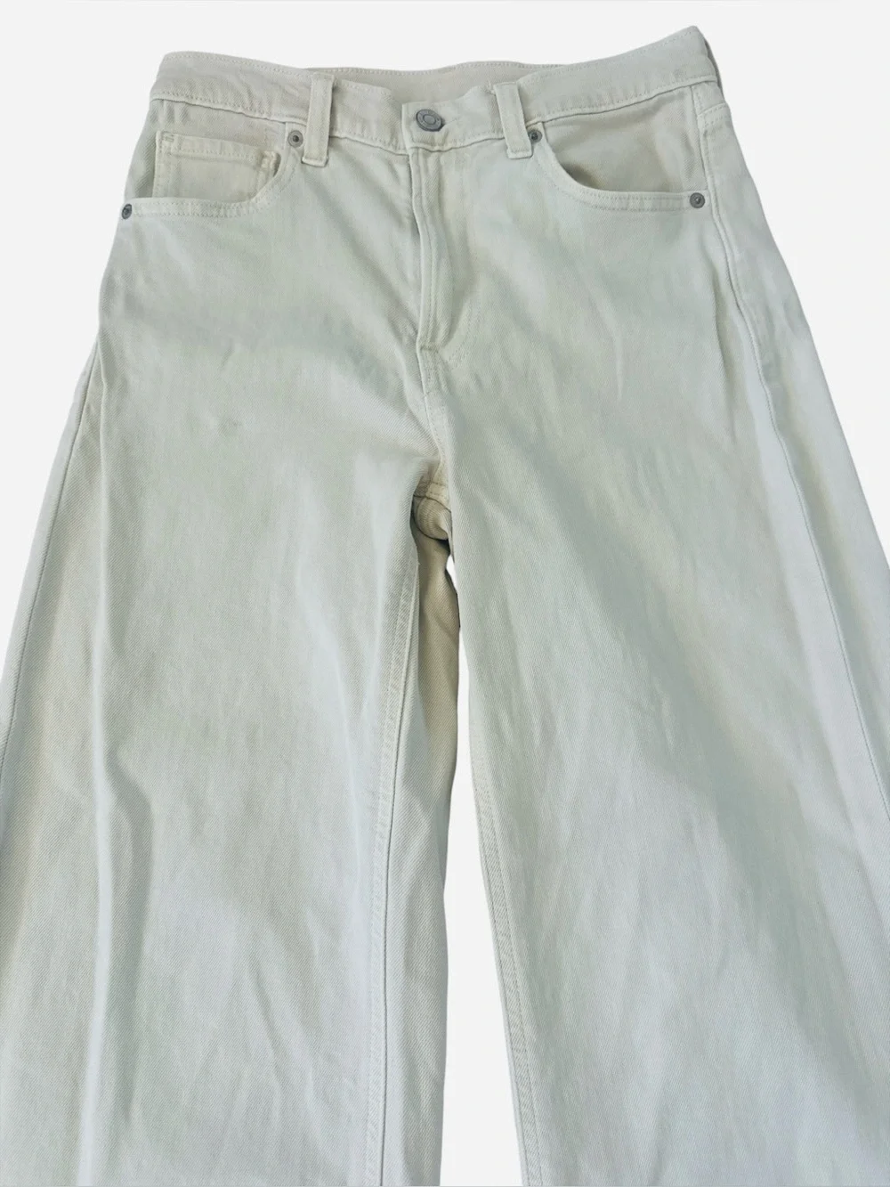 GAP Wide-Leg Jeans in Light Cream